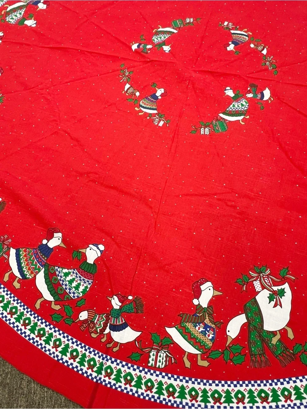 Sunweave Round Festive Country Goose Tablecloth Christmas 68”x68” Cottagecore